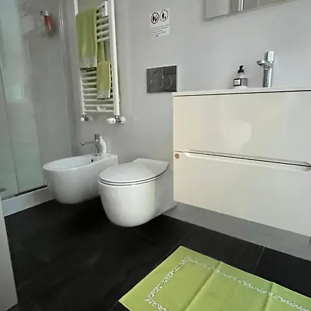 Bellissima Con Bagno Privato Citylife - Sempione Alloggio in famiglia Milano
