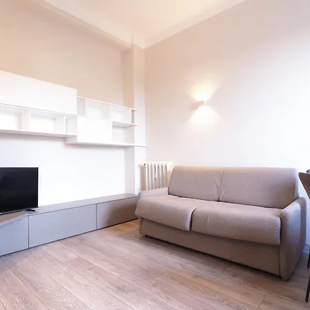 Mila Pinaroli Mailand