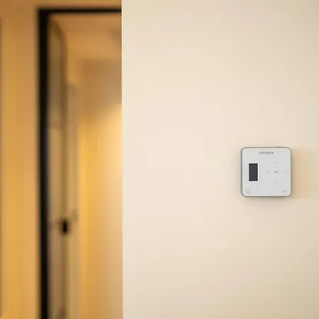 Lumen - Skyline View Attic Apartment *