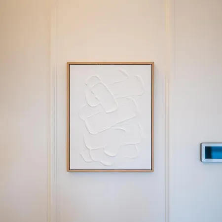 Lumen - Skyline View Attic Apartment