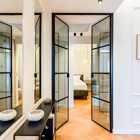 Lumen - Skyline View Attic Apartment *