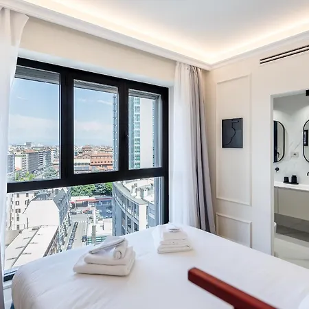 Lumen - Skyline View Attic *