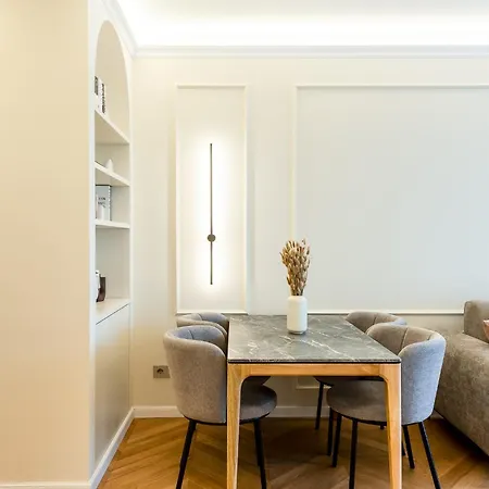 Lumen - Skyline View Attic