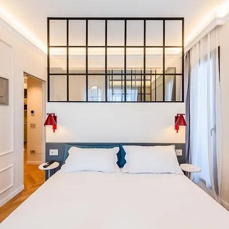 Lumen - Skyline View Attic Apartment *