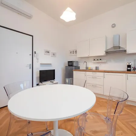 شقة I-host - Da Cortona 9 ميلان