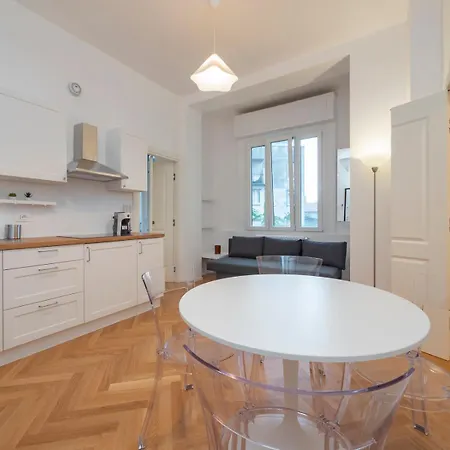 I-host - Da Cortona 9 شقة ميلان