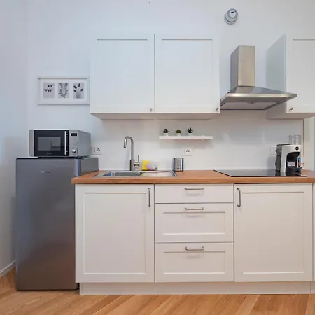 Apartament I-host - Da Cortona 9 *