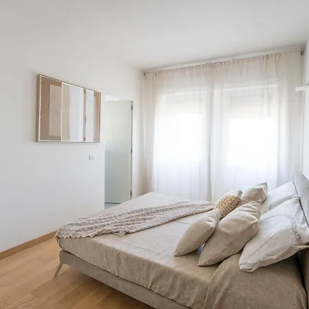 Arts At Porta Nuova شقة *