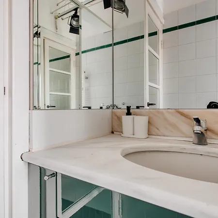 Deltico; 4 Guests In Washington Area