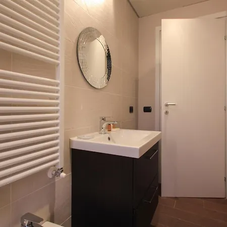 Economico E Strategico A Quattro Fermate Da Piazza Duomo Apartamento Milán