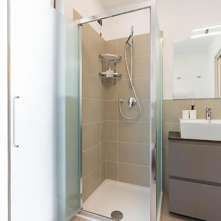 Free Parking Besta 10 Minutes Away Private Terrace And Garden View Apartment *