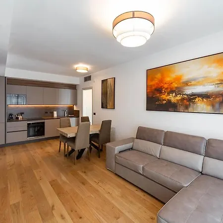 Apartment Free Parking Besta 10 Minutes Away Private Terrace And Garden View Milan