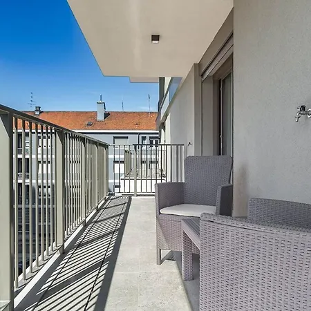 Free Parking Besta 10 Minutes Away Private Terrace And Garden View Milan