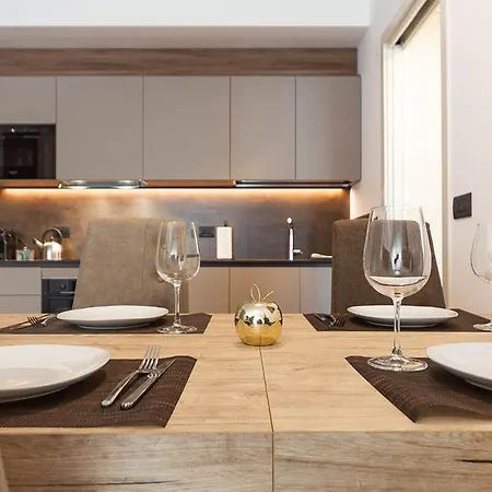 Free Parking Besta 10 Minutes Away Private Terrace And Garden View