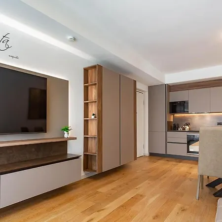 Free Parking Besta 10 Minutes Away Private Terrace And Garden View *