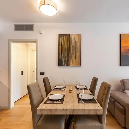 Free Parking Besta 10 Minutes Away Private Terrace And Garden View