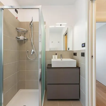 Free Parking Besta 10 Minutes Away Private Terrace And Garden View Apartment