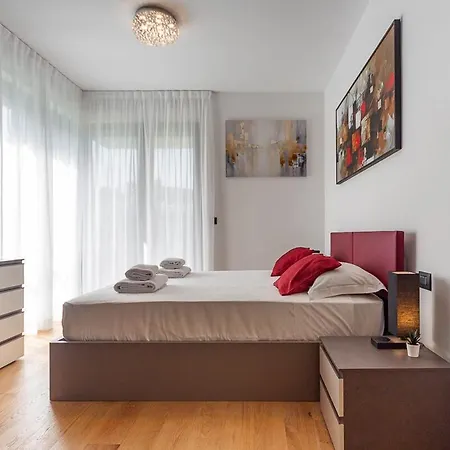 Apartment Free Parking Besta 10 Minutes Away Private Terrace And Garden View *