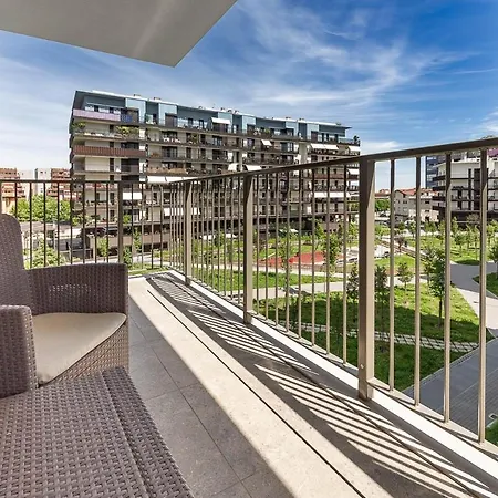 Free Parking Besta 10 Minutes Away Private Terrace And Garden View