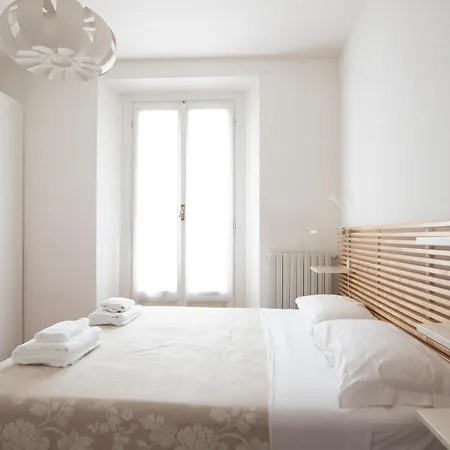 Bright Two-room Corso Genova Area Milan