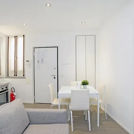 Apartment Ticinese 28 Milan