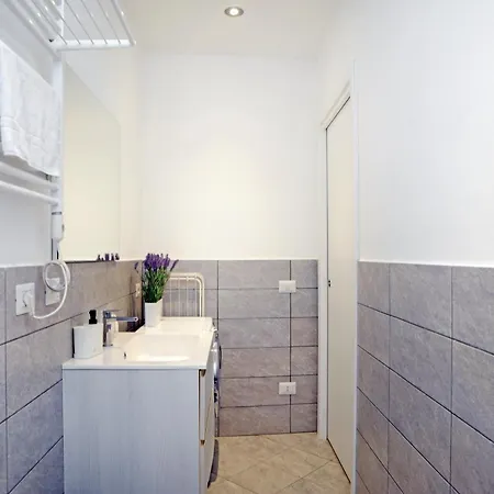 Ticinese 28 Apartment Milan