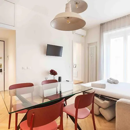 Cute And Duomo - Red * Mediolan