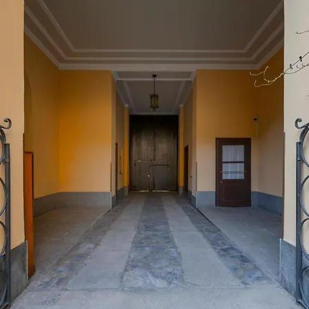 Brera Prestige Solferino Milano Апартаменты *