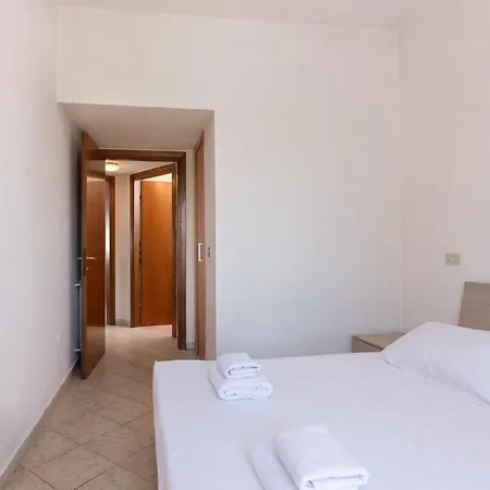 Parea Exclusive - Near Hospital And Airport *
