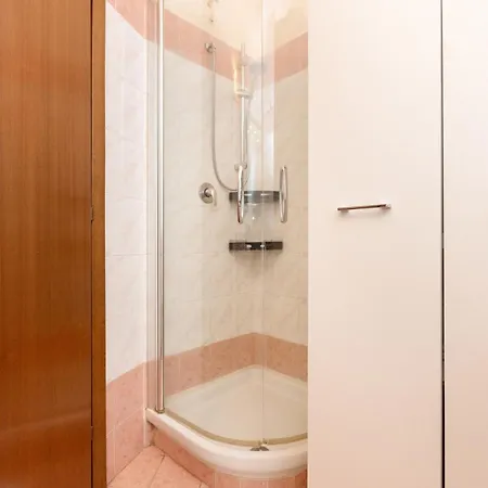 Parea Exclusive - Near Hospital And Airport