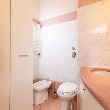 Appartamento Parea Exclusive - Near Hospital And Airport