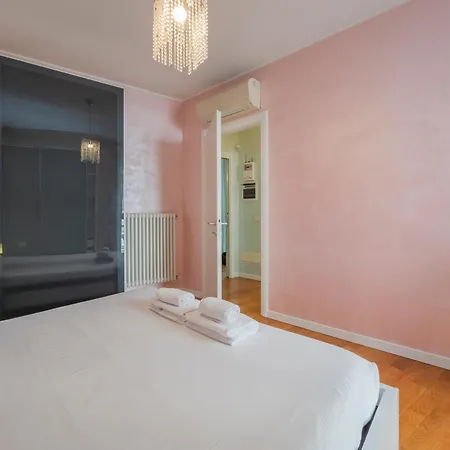 I-host - Certosa 92 Milánó