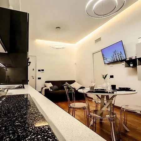 Hostmate - - Pistrucci *