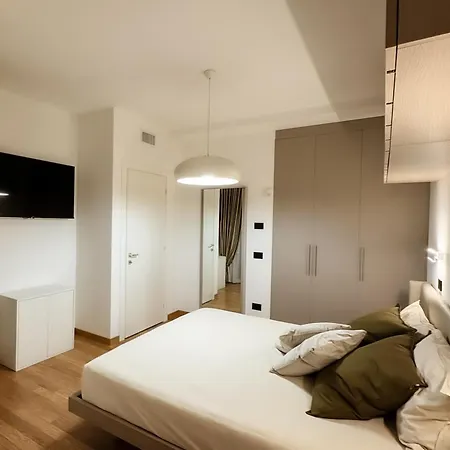 Hostmate - - Pistrucci * 밀라노