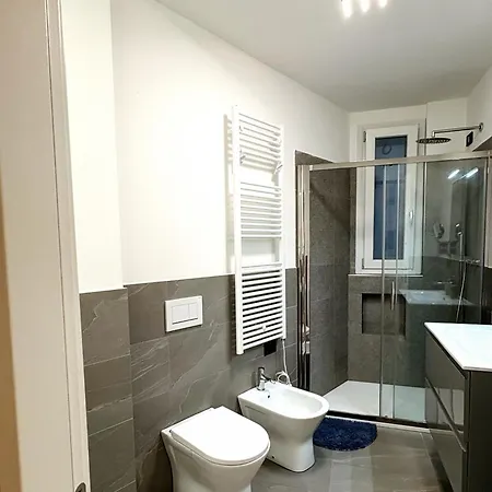 Hostmate - - Pistrucci *