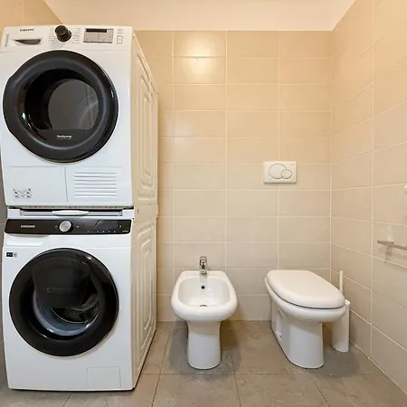 80m2, 7 Piano, Bilocale Con 2 Terrazze E 2 Bagni דירה *