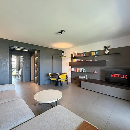 80m2, 7 Piano, Bilocale Con 2 Terrazze E 2 Bagni *