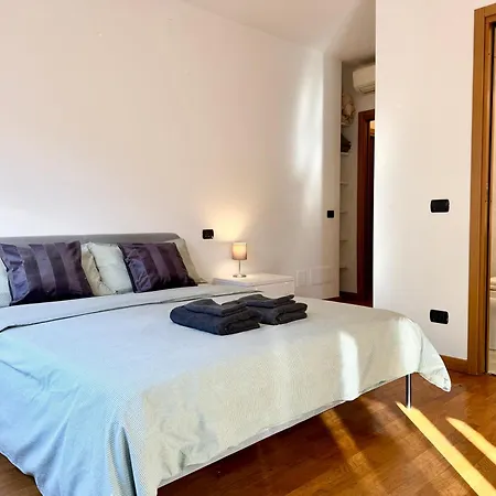 Appartamento Spacious 2-bedroom With Large Terrace *