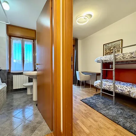 Spacious 2-bedroom With Large Terrace Lejlighed