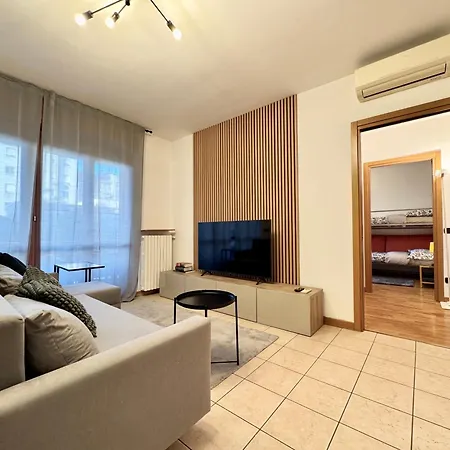 Spacious 2-bedroom With Large Terrace Milano
