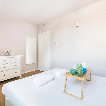 Beautiful In Chinatown And Sempione Apartman