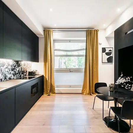 Easylife - - Magenta 83s - Magenta * Milano