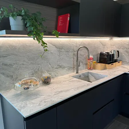 Apartament White House Con Posti Auto Mediolan