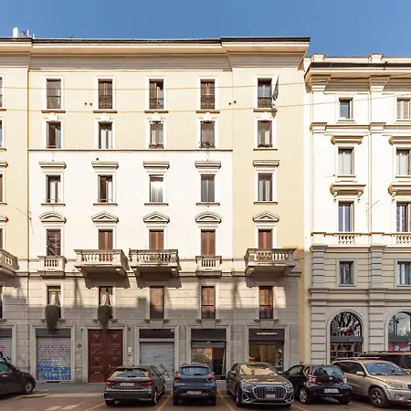 Youhosty - Arco Della Pace * Μιλάνο