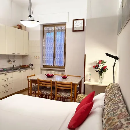 Classic House 15 Minutes From Duomo *