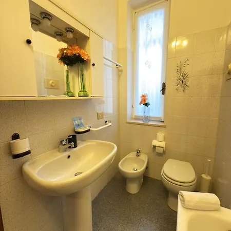 Apartment Classic House 15 Minutes From Duomo *
