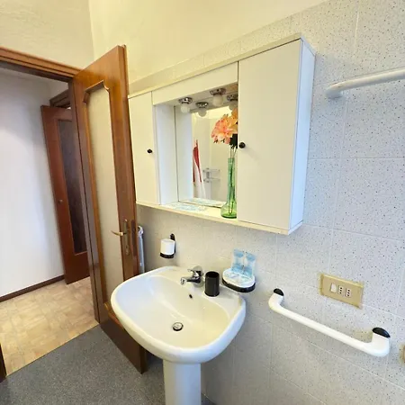 Classic House 15 Minutes From Duomo Apartment