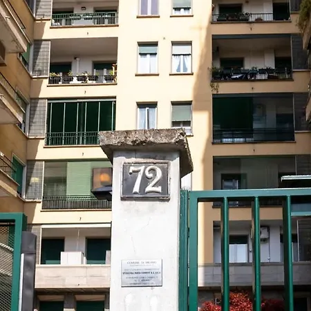 Contrasti - Black & White Milan