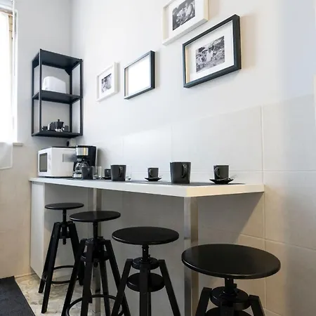 Contrasti - Black & White Apartman