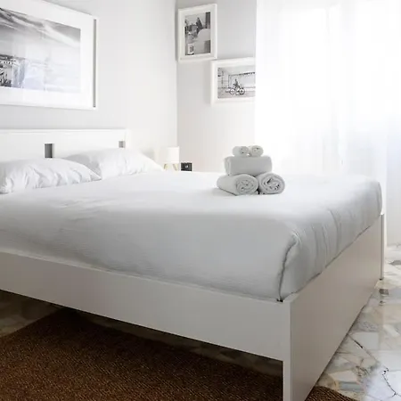 Contrasti - Black & White Appartement Milan